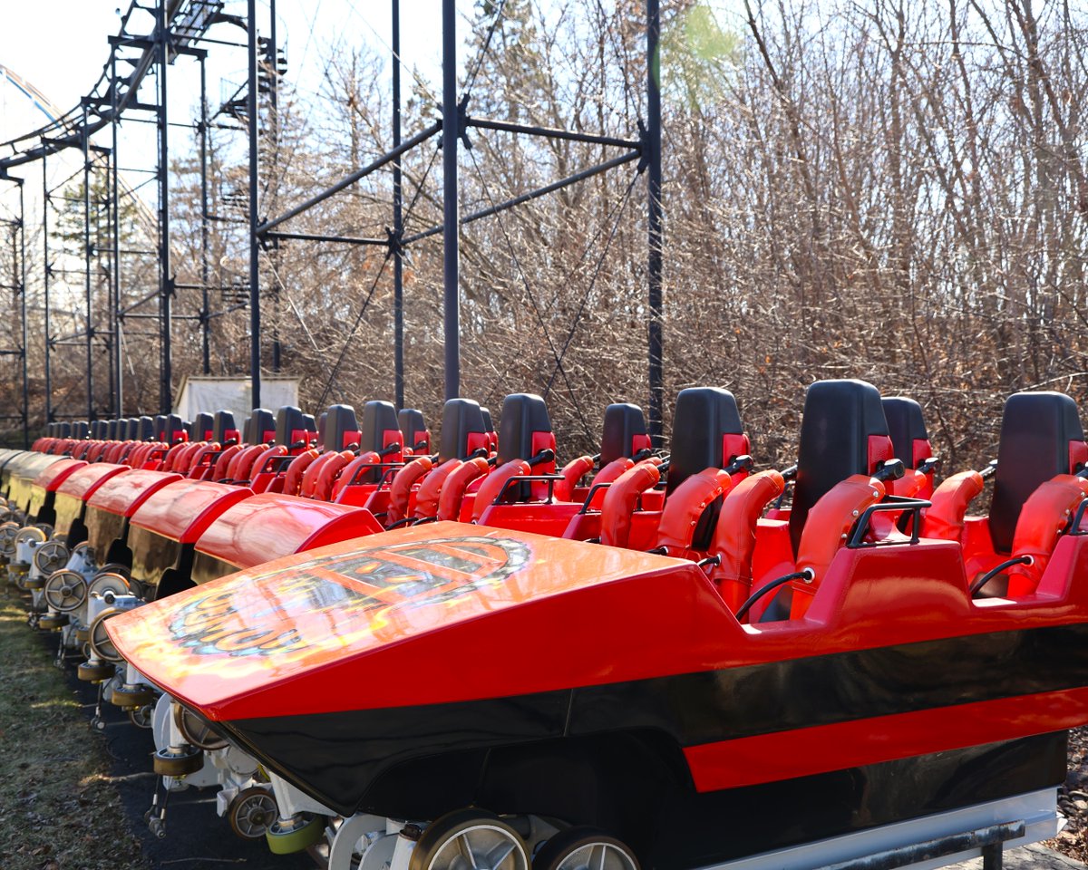 Six Flags Great America tweet media