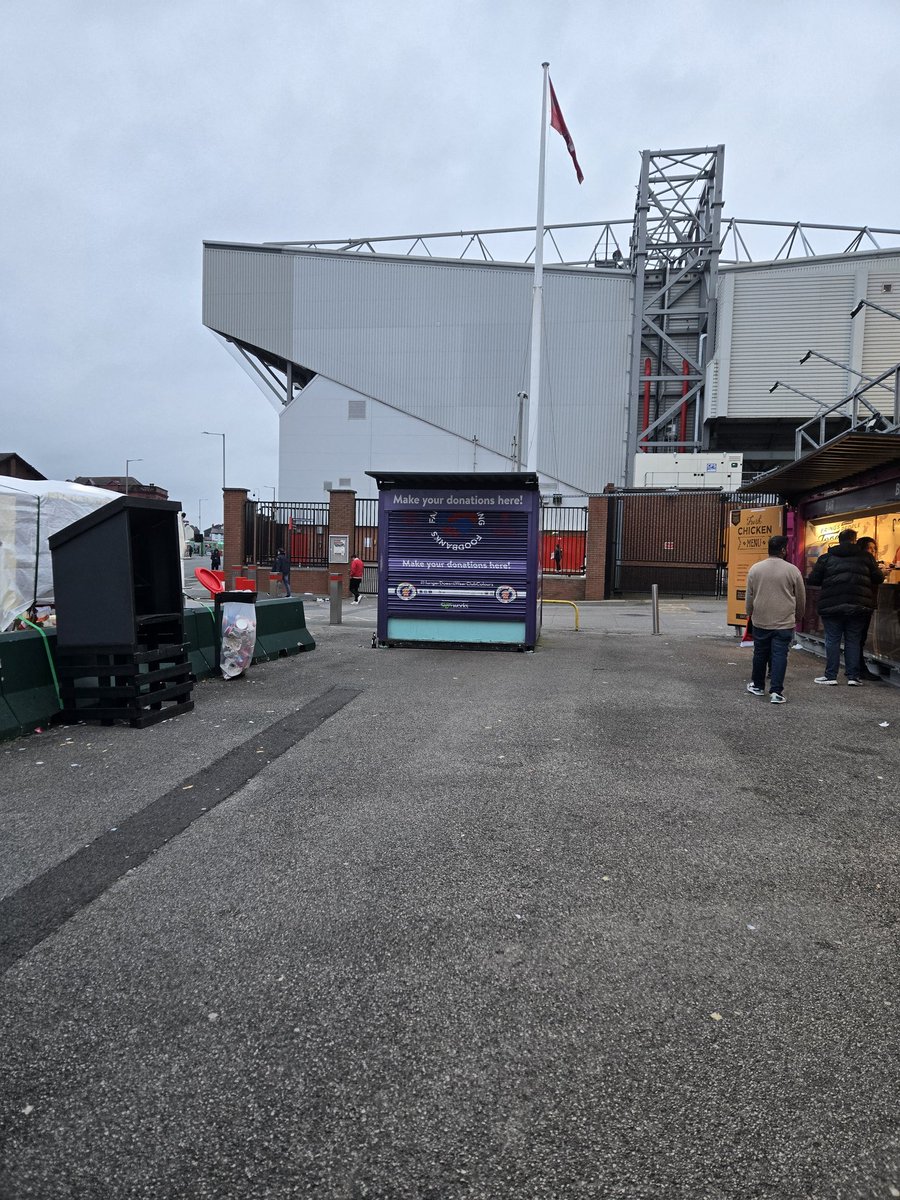 FANS SUPPORTING FOODBANKS #RightToFood tweet media