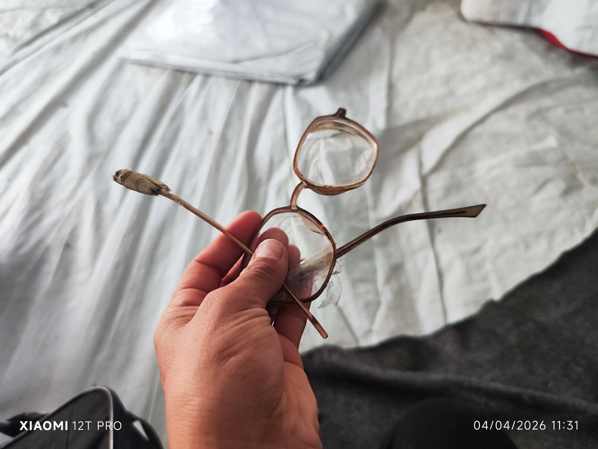 Wafaa_Gaza's tweet image. My glasses are my eyes, and today they broke. 💔
. Replacing them costs $200, which is beyond my reach right now. I’m asking for your support to help me see clearly again. Any help means the world. 🙏

​Please DM to help or share.
chuffed.org/project/175886

#Support