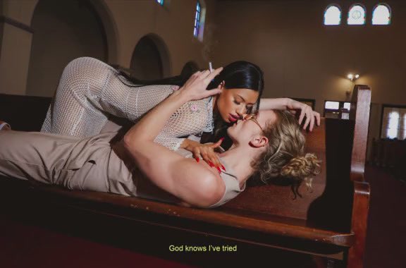 zeznel6's tweet photo. in the church is crazy dada https://t.co/ctxHzv4mzv