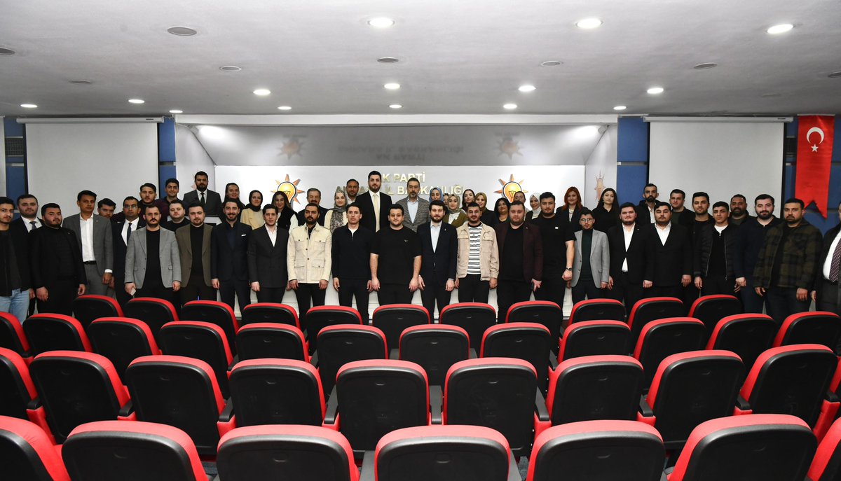 İl Başkanımız  Sn. <a href="/hakanhanozcan/">Hakan Han ÖZCAN 🇹🇷</a>, İl Gençlik Kollarımızın Yönetim Kurulu Toplantısına katıldı.