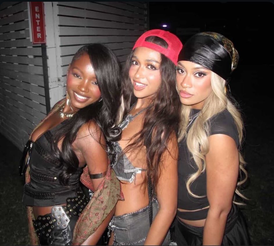 _𝐒𝐥𝐢𝐦𝐭𝐚𝐥𝐥 🩵💻 tweet media