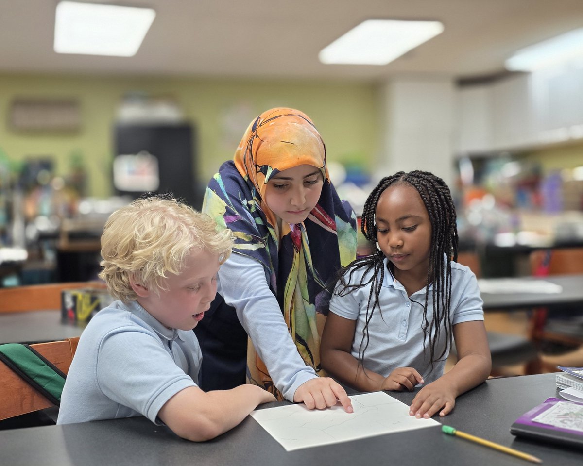 pprepschool's tweet image. Learning about landforms becomes more powerful through cooperative learning. Students work together to explore Earth’s features, building science knowledge, communication skills, and confidence at the same time. 
#CooperativeLearning #EarthScience #STEMEducation #ScienceEducation