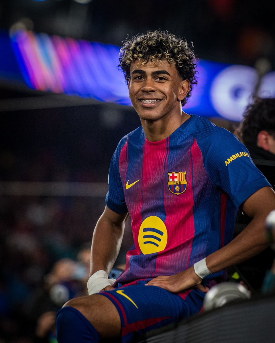 iamLatAnifowose's tweet photo. 🚨 GOOOOAAAAAAAAAAL
Lamine Yamal scores in the 4’ for Barça. ⚽️
FC BARCELONA land the early punch and making a flying start. 🔥🔵🔴
ATM 0-1 FCB (Agg 2-1)
#UCL | #FCBATM https://t.co/liHVqn1jTY