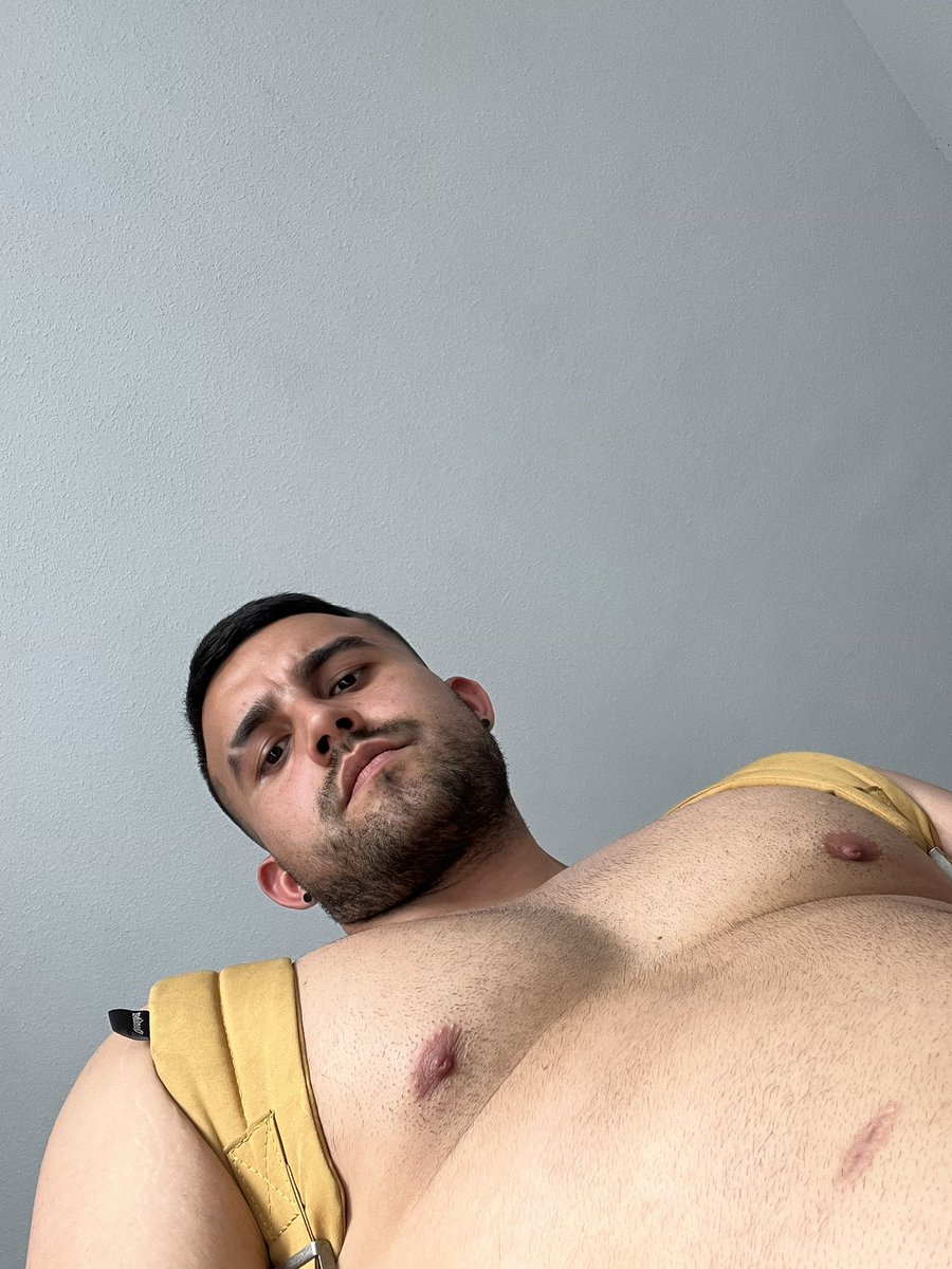 leandro99a's tweet photo. Love me https://t.co/tJLHGi1rbJ
