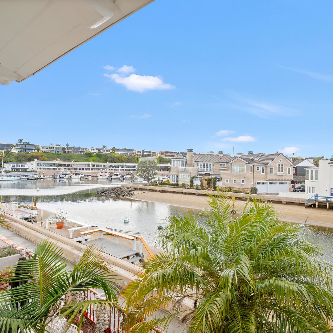 PacificSIR's tweet photo. A timeless Balboa Island gem where vintage coastal charm meets effortless waterfront living.

325 Grand Canal, Newport Beach, CA 92662
$5,995,000
4 Beds, 4 Baths

Represented by Carter Weir
949.795.2222 | carter.weir@pacificsir.com https://t.co/pUhfBSlmkt