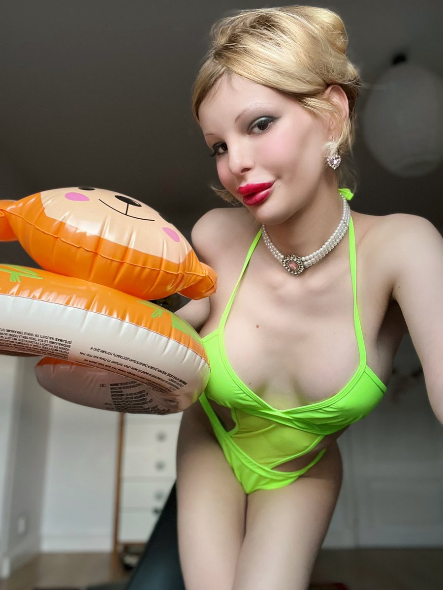 blonditwink tweet media