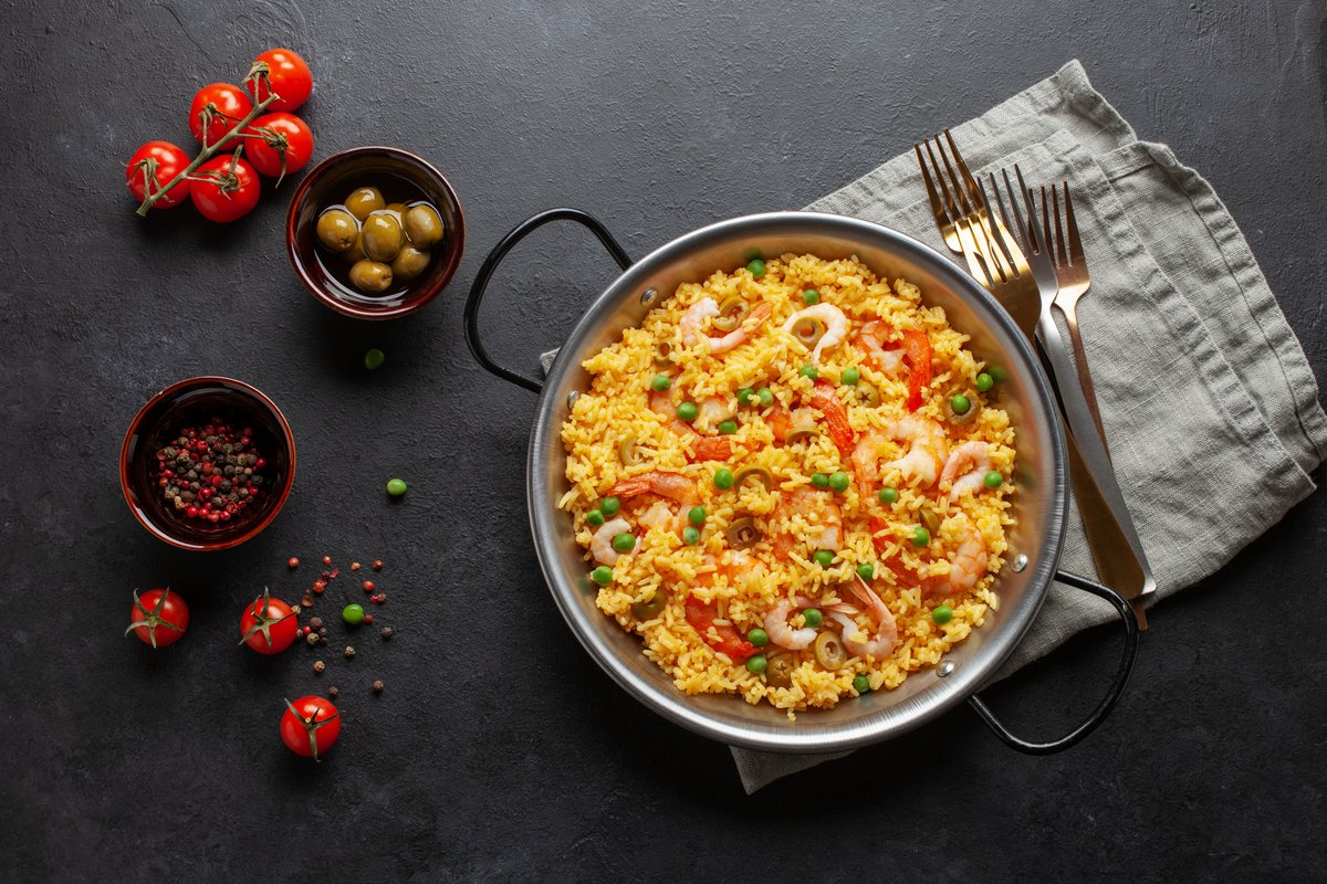 JamaicaHospital's tweet photo. We're sharing this savory shrimp Paella recipe.  This high-protein spring dinner is loaded with Mediterranean flavors and takes only 20 minutes to prepare.  https://t.co/R88RNuRh3s
 #SpringRecipe #QuickDinnerRecipe https://t.co/cszoGGllwF