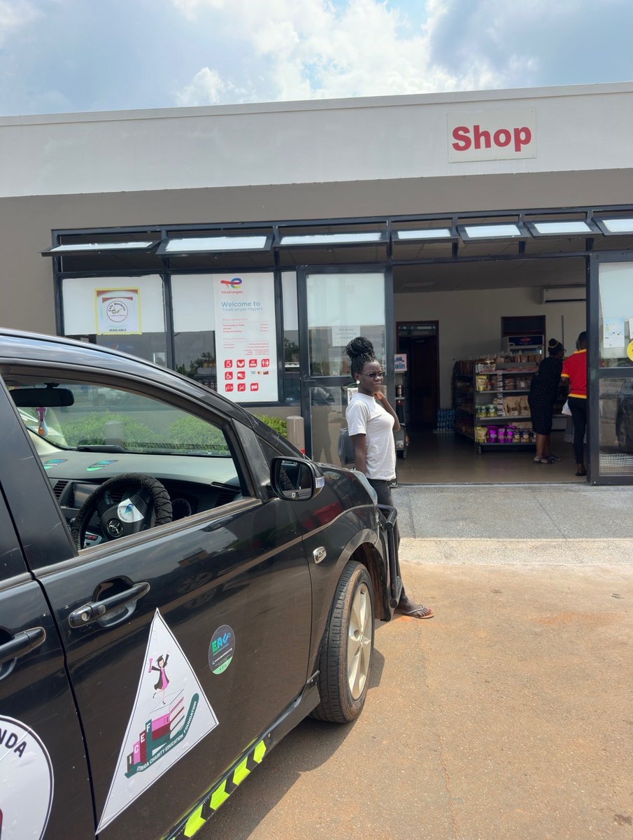 Eva Omika 💚 tweet media