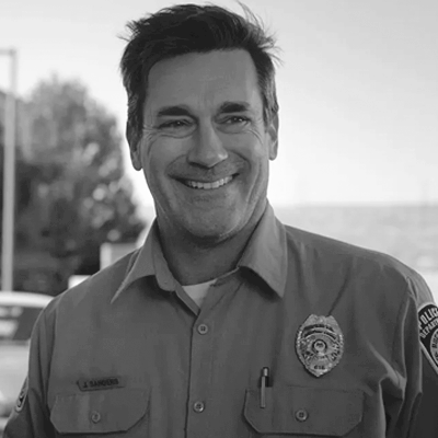 ᅠᅠ
𝗗𝗢𝗡 𝗪𝗢𝗢𝗗𝗦ᅠᅠ
—— Padre de Elijah, Max y Noah.
—— 55 años.
—— Policía.
—— Canadiense viviendo en Easton.
—— TEA con Altas capacidades. Masking.
ᅠᅠ