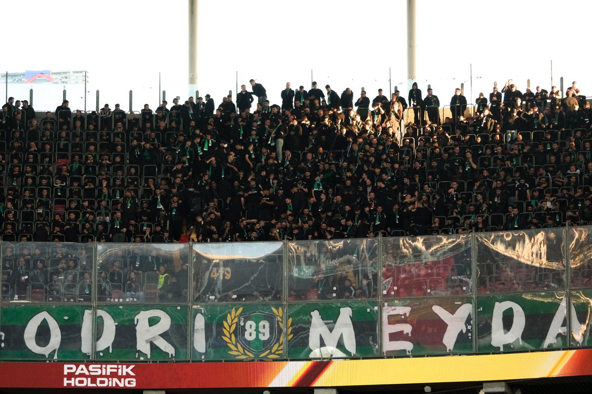 lagolfocom's tweet photo. 🔴 Kocaelispor, Galatasaray karşılaşmasındaki çirkin-kötü tezahürat ve saha olayları nedeniyle PFDK’ya sevk edildi.

Galatasaray ise çirkin-kötü tezahürat ve Yiğit Ali Buruk'un sportmenliğe aykırı hareketinden dolayı sevk edildi. https://t.co/VPcoBKk7jf
