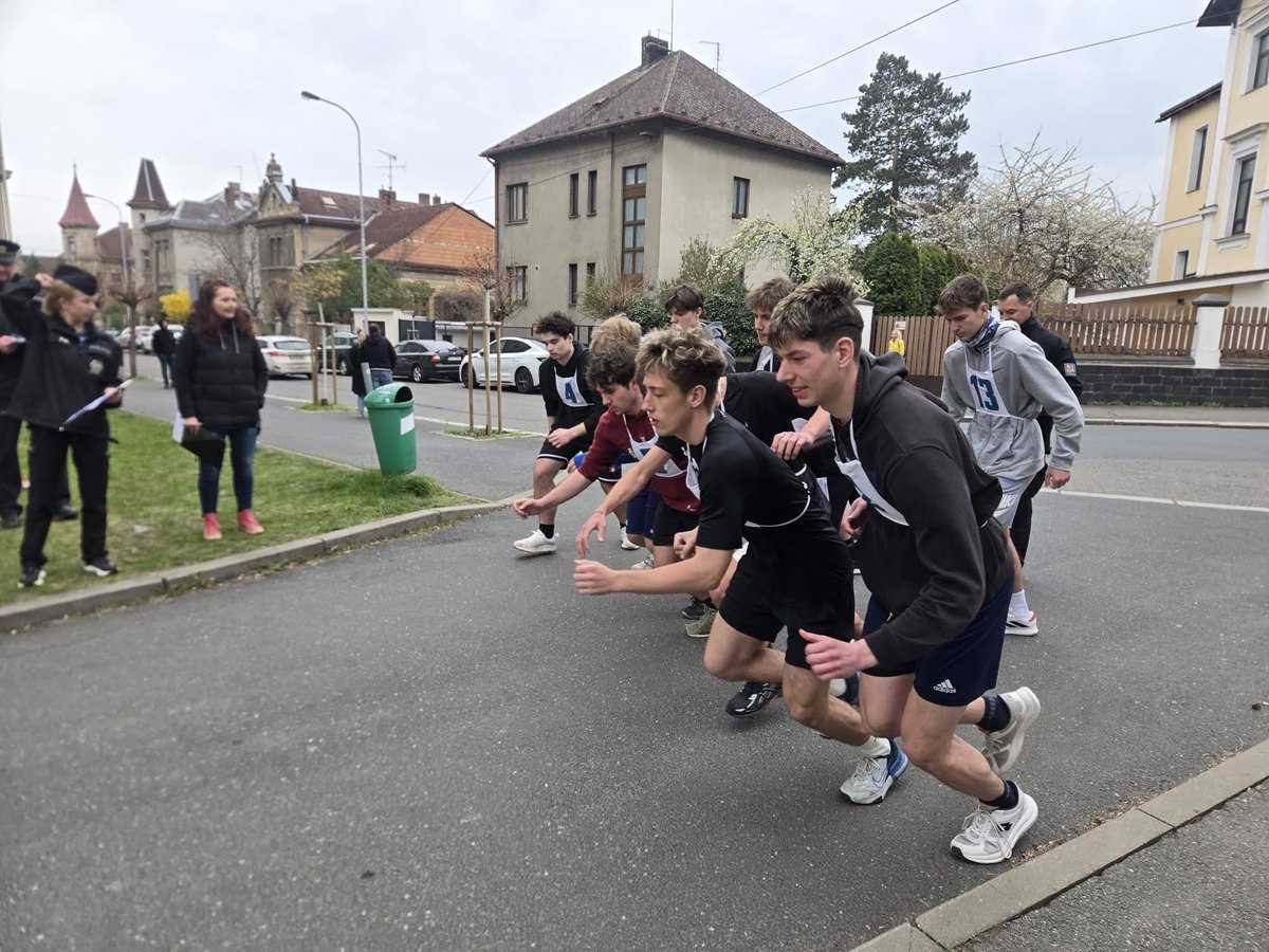 KolinSps's tweet photo. Třída 1. LC  (Lyceum – sport, bezpečnost, právo) si vyzkoušela fyzické testy Policie ČR 🚔
Nešlo jen o výkon, ale o překonání vlastních limitů.
#NejsmeJenŠkolaJsmeBudoucnost
#strojarinajejistabudoucnost
#spsko
#strojarnakolin https://t.co/4Zes3noolj