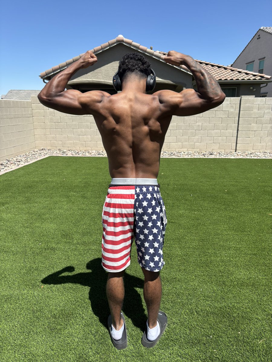 JulianStubble17's tweet image. Ready to go to war 🤞🏾6’0 185 solid. #tmc 
#riverside 🔸