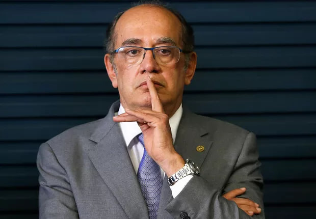 ⚖️🎙 Alessandro Vieira vs STF

Gilmar Mendes: "causa espécie que o relator [Alessandro Vieira] tenha esquecido de indiciar seus colegas de milícia."