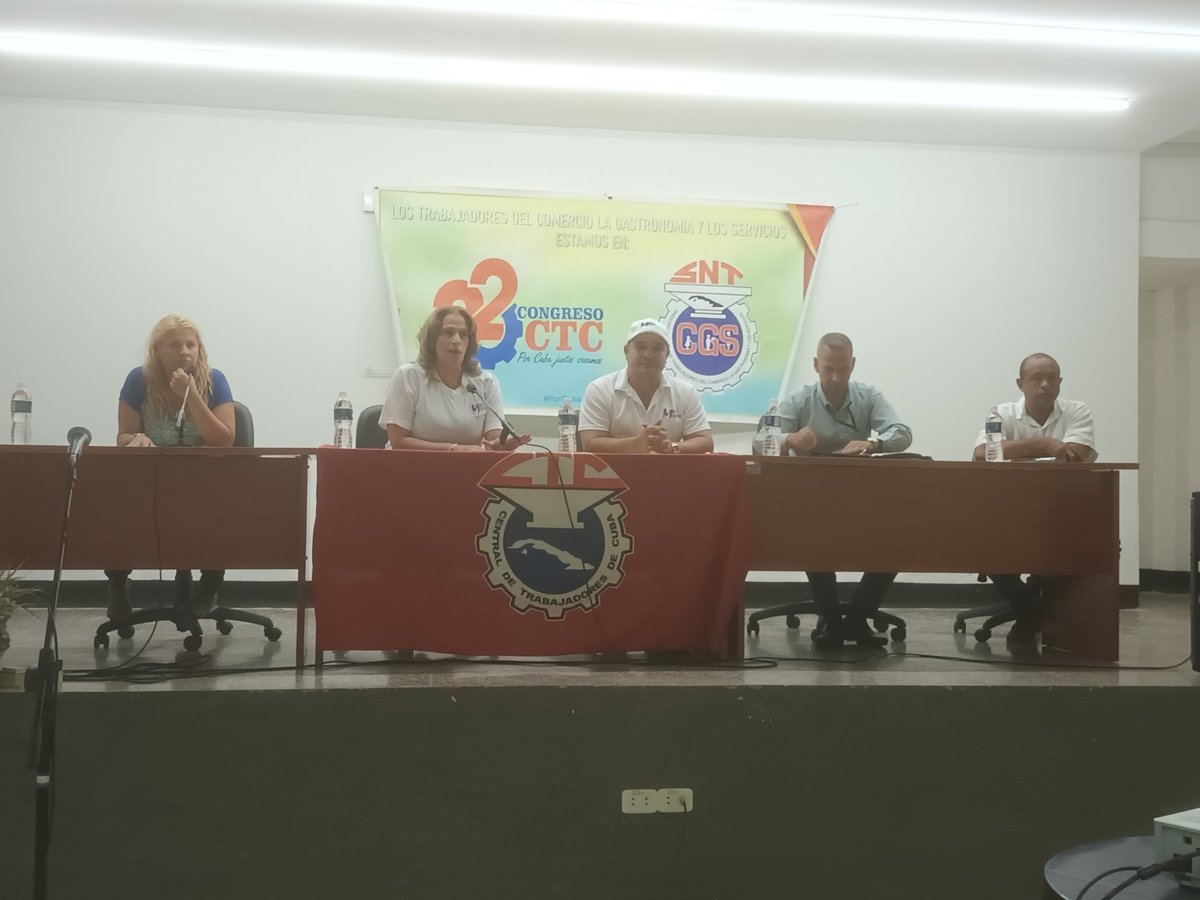 En representación de los comerciantes habaneros, se desarrolla plenaria en <a href="/MincinCuba/">Comercio Cuba</a>, para ratificar nuestro compromiso con la Patria y la participación en las movilizaciones del 16 de abril y el 1ro de mayo. #LaPatriaSeDefiende #LaHabanaViveEnMí #ComercioCuba <a href="/MincinCuba/">Comercio Cuba</a>