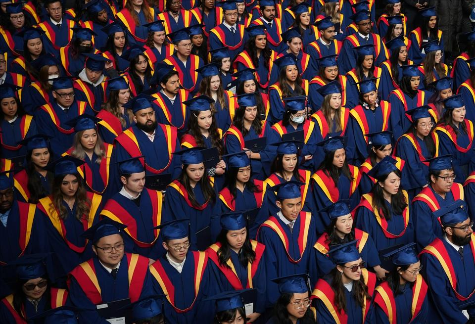 MENAFN's tweet image. Canada Is Producing More Graduates Than Ever - So Why Is It Harder To Find A Job? #Canada #Producing #More #Graduates #Than #Harder #Find #Job? #Investment #Fund #Contract #Company #Employee dlvr.it/TS2S9V