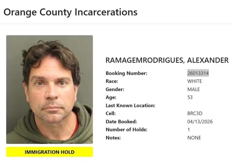 Valeria_Jurado6's tweet image. a #mugshot do meliante 🤣😂
satisfatório