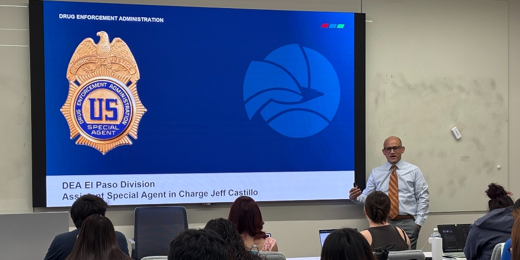 DEAELPASODiv's tweet image. Thank you @UTEPCJDept for inviting us to guest lecture. It's never too early to get students #learning about all the #CareerOpportunities in their world.

#FentanylFreeAmerica

@TheJusticeDept; @DEAHQ