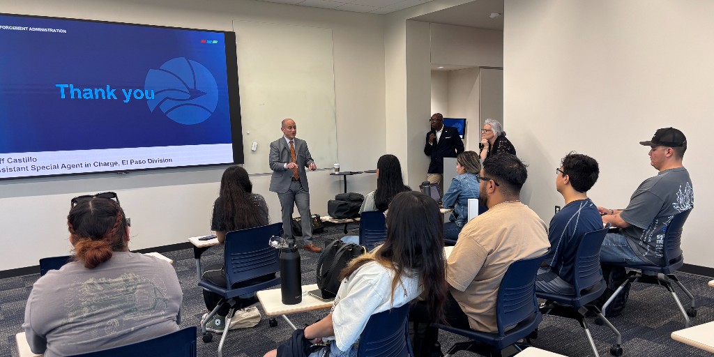 DEAELPASODiv's tweet image. Thank you @UTEPCJDept for inviting us to guest lecture. It's never too early to get students #learning about all the #CareerOpportunities in their world.

#FentanylFreeAmerica

@TheJusticeDept; @DEAHQ