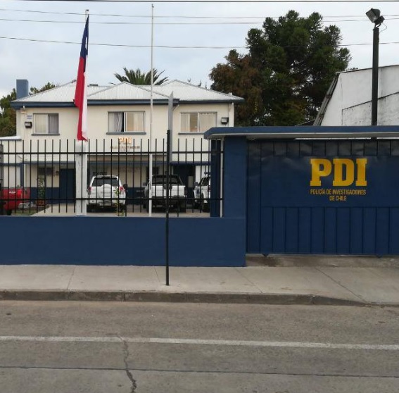 PDI_Maule's tweet photo. 🔵La Brigada de Investigación Criminal #Molina, está en la comuna desde 20 de abril del 2015. 🕵️‍♂️

🚨Para denuncias dirigirse a la unidad policial ubicada en Independencia N° 1964.
Teléfono de contacto 📲 75 - 257 58 49.
Email: bicrim.mol@investigaciones.cl

#PDIMaule #PDIMolina https://t.co/etiOi4aXCh