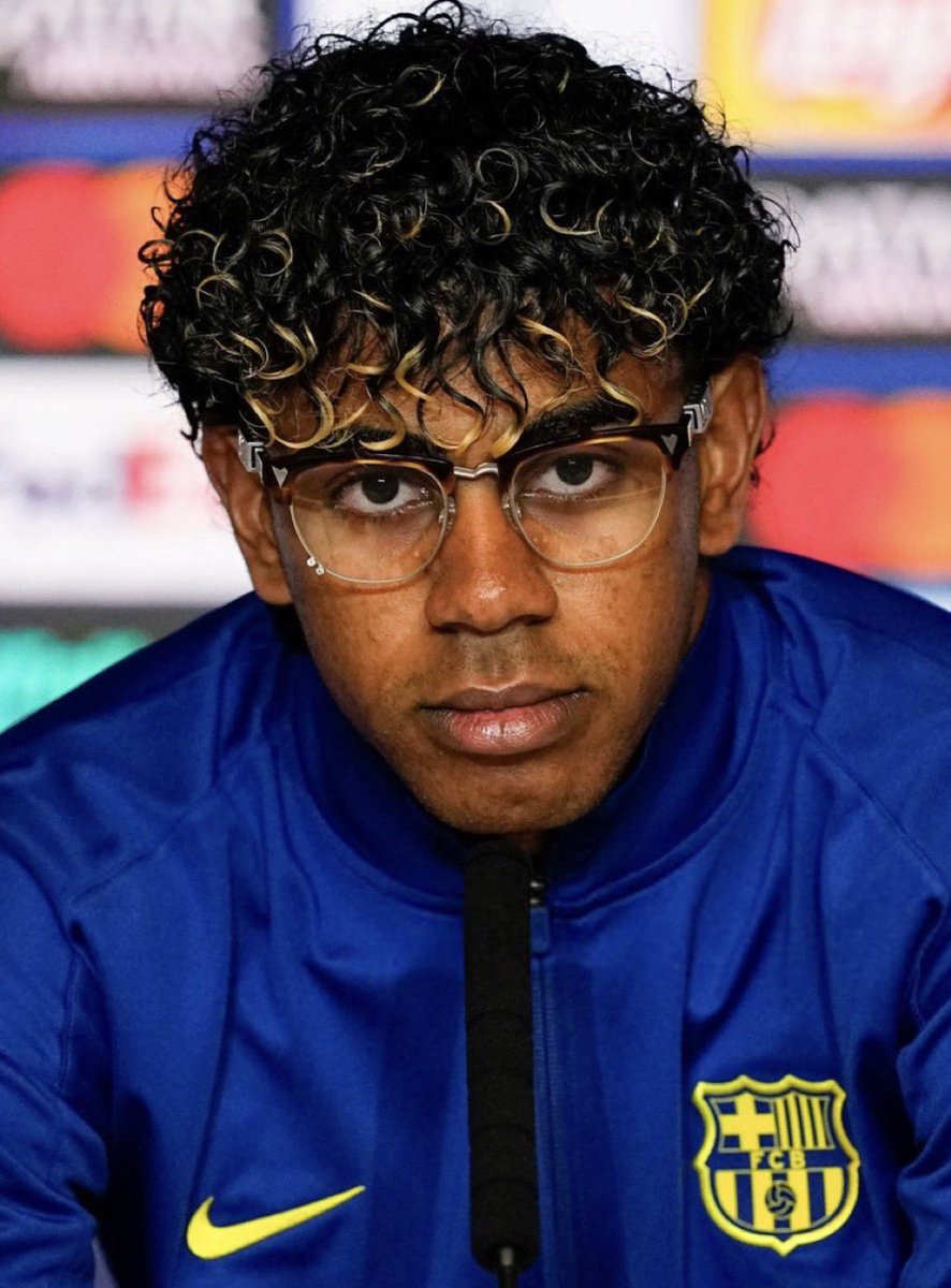 UtdKlay's tweet photo. 🚨 Xavi Hernández on Lamine Yamal’s goal vs Atlético Madrid:

🗣️Xavi: “I wasn’t surprised at all. When you see the confidence he’s been showing, even on Instagram, you can feel he was building up to a moment like this. Those posts, that mentality—it’s not arrogance, it’s belief.”

“He took that energy onto the pitch and produced something special. That goal wasn’t just about talent, it was about personality, courage, and timing.”

“And more importantly, it starts the comeback for Barcelona. In a game like this, you need someone to step up and change the story—and Lamine did exactly that with a stunning goal.”