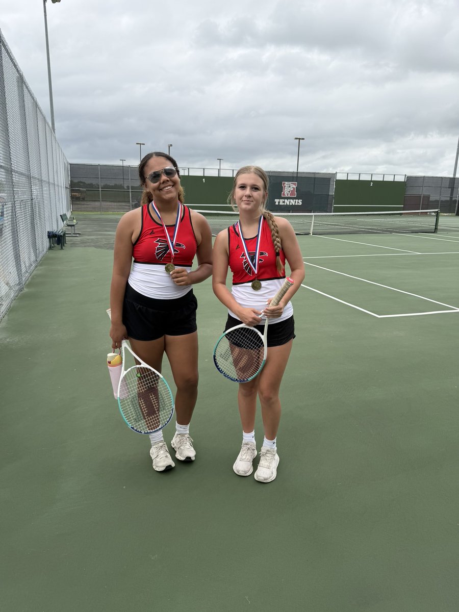 HuffmanTennis's tweet photo. Results from Beginner &amp; JV district tournament!
🥇BGD - Elle Garcia &amp; June McMullen
🥉JVMXD - Kage Collins &amp; Olivia Lopez
🥉JVGS - Sierra Paul
🥉JV GD - Paloma Iranzo &amp; Elise Deham 

Congratulations on a great season to all! https://t.co/tDYPbjqdWH