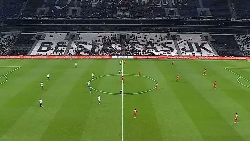 Ereenn1963's tweet photo. @agula13bjk Dinime sövende Müslüman olsa 
Kendileri çok iyimiş gibi bide anadoluya sallıyolar:) https://t.co/4hPUUAzxsJ
