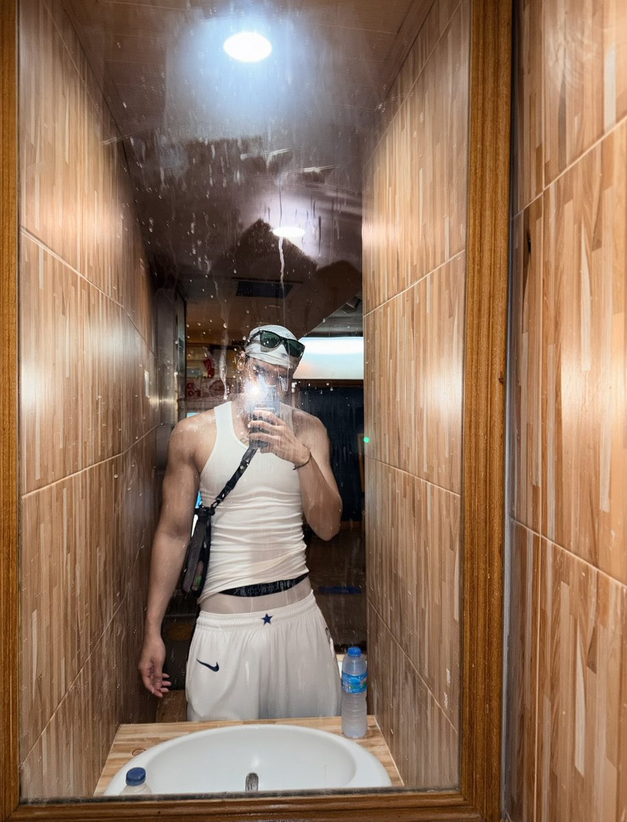 BAS_22365_383's tweet photo. 🔫💦✨  #songkran https://t.co/PBik9k6wwD