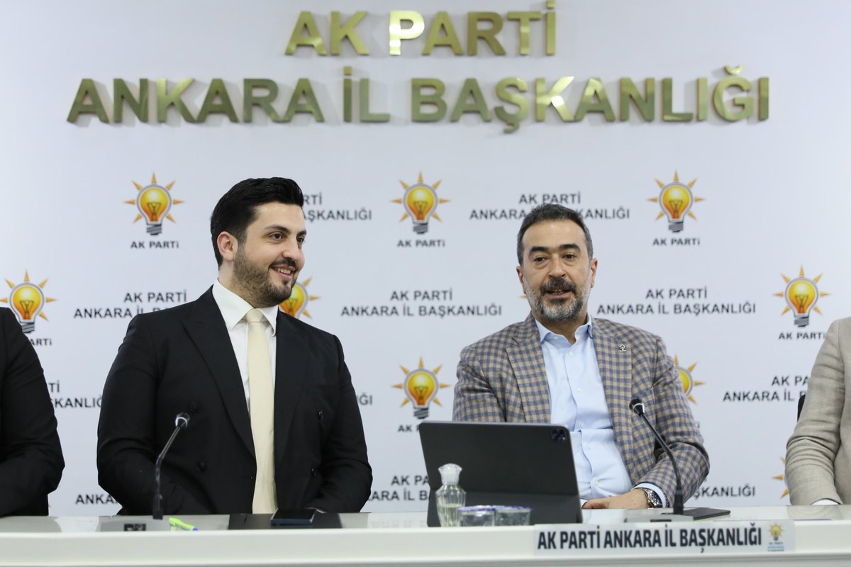 avhalilatasoy's tweet photo. İl Gençlik Kolları Yönetim Kurulu Toplantımızı, İl Başkanımız Sn. @hakanhanozcan 'ın katılımıyla gerçekleştirdik.

Gençliğin dinamizmiyle Ankara’da iz bırakacak çalışmalara imza atmaya devam edeceğiz. https://t.co/YouNhNAXMp