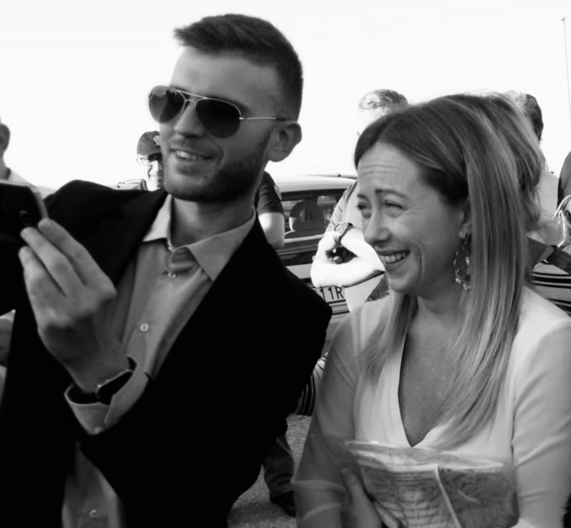 Un’unica certezza ed è questa donna 💚
<a href="/GiorgiaMeloni/">Giorgia Meloni</a>