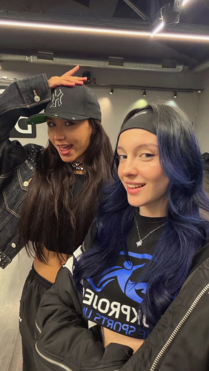 Esin 🍷 tweet media