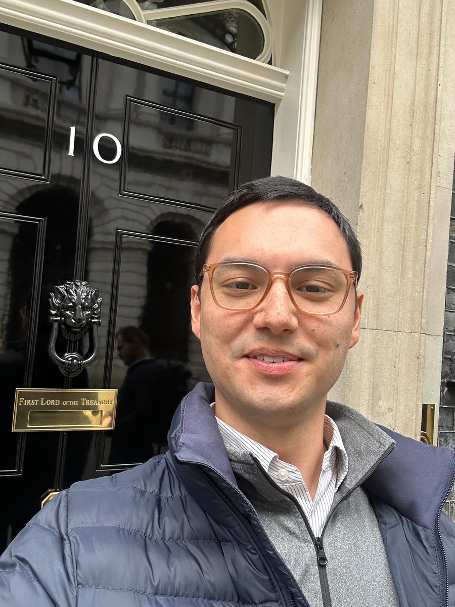 Louis Knight-Webb tweet media