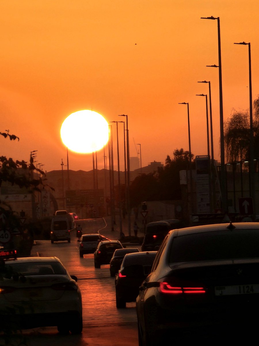 SQ_tweets's tweet image. Sunset today!

#SunsetPhotography