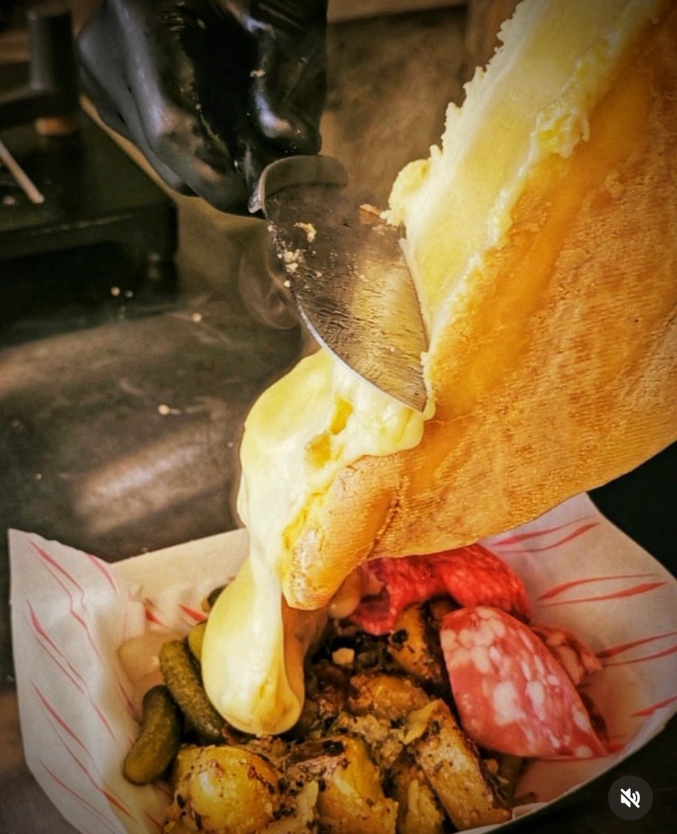 BLUE COLLAR 🌮🍔🍹 tweet media