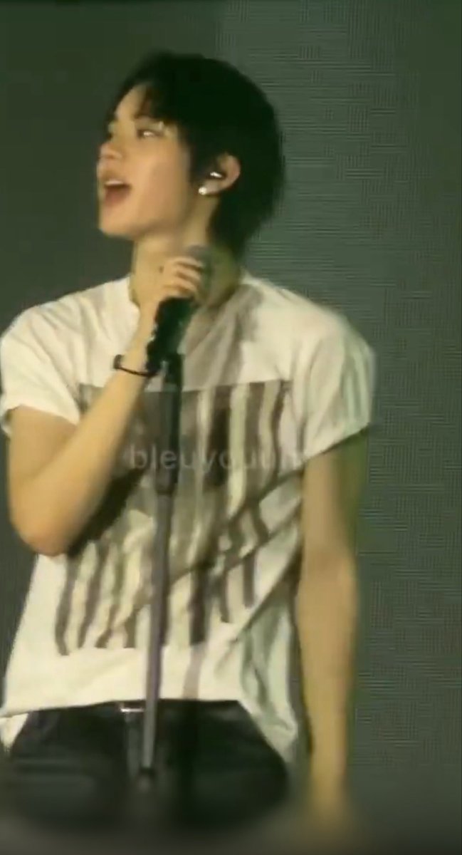 이름이.. tweet media