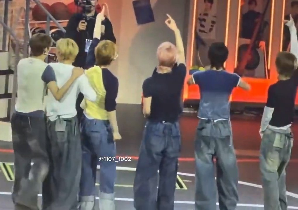 nyx 𖹭 tweet media