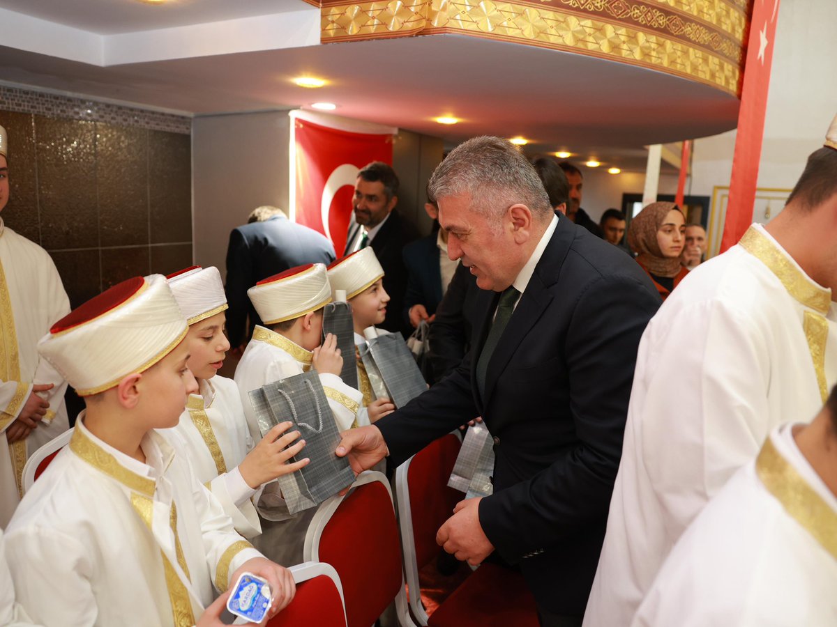 Bulancak İlçe Müftülüğümüz tarafından düzenlenen genç hafızlarımızın icazet törenine; Kaymakamımız Ömer Faruk Tuncer, Giresun Cumhuriyet Başsavcımız Zeynel Abidin Akkiraz, Bulancak Cumhuriyet Başsavcımız Hüseyin Koloğlu, İlçe Jandarma Komutanımız Binbaşı Hüseyin Tetik, İlçe