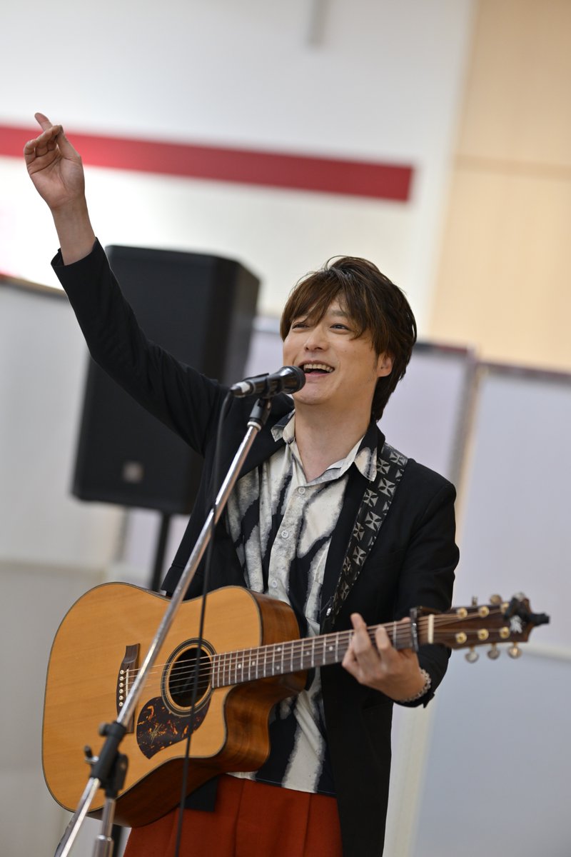 tamo1616's tweet photo. 20260411 大橋タカシさん ONE SOUND ダイエー桂南店♪
大橋タカシさん♪
13:05〜13:25
16:35〜16:55
#大橋タカシ
#ONESOUND https://t.co/A3FDlfziuy