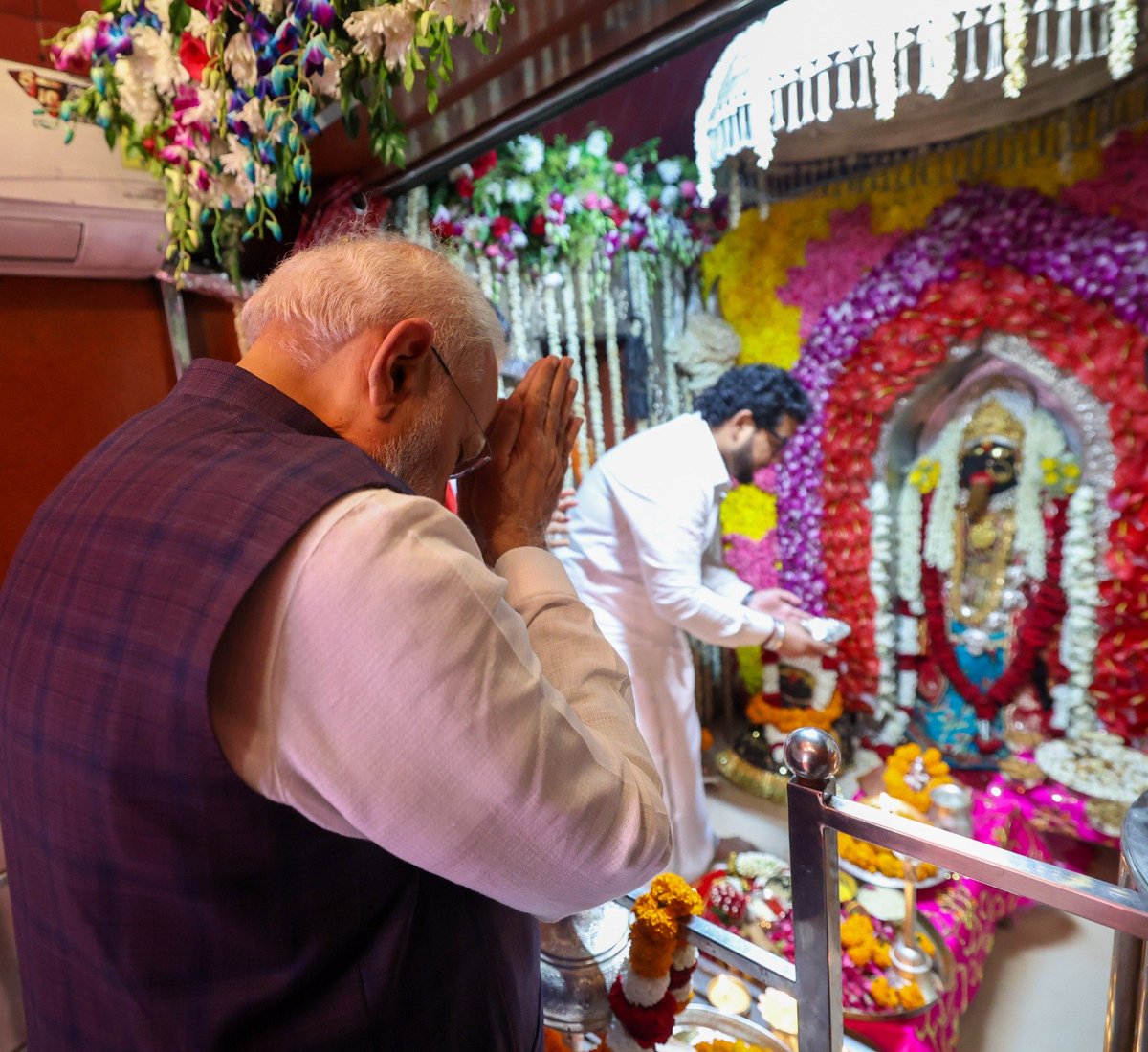 Narendra Modi tweet media