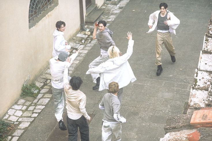 審美. | en- tweet media