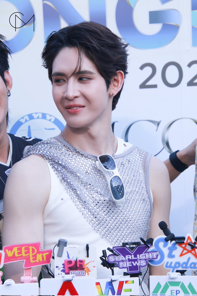 CM2Connect's tweet image. "เจมส์ - DEXX" ช่วงสัมภาษณ์สื่อในงาน “ICONSIAM THAICONIC SONGKRAN 2026”💦 

DEXX SONGKRAN26 ICONSIAM 

#DEXXxICONSIAM 
#JAMESSU_DEXX #JamesSu
#DEXXth #ICONSIAMSongkran 
#สงกรานต์ที่ไอคอนสยาม 
#ICONSIAM