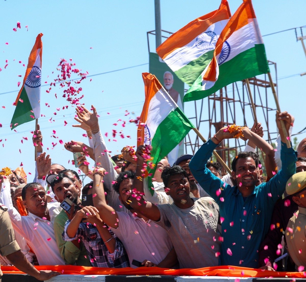 Narendra Modi tweet media