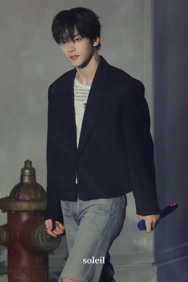 soleilsbn's tweet photo. 260413 쇼케 🩵

#수빈 #soobin #スビン
#투모로우바이투게더　 #TOMORROW_X_TOGETHER #TXT
#7TH_YEAR #가시덤불에_잠시_바람이_멈췄을_때 https://t.co/CAdeC1FP4j