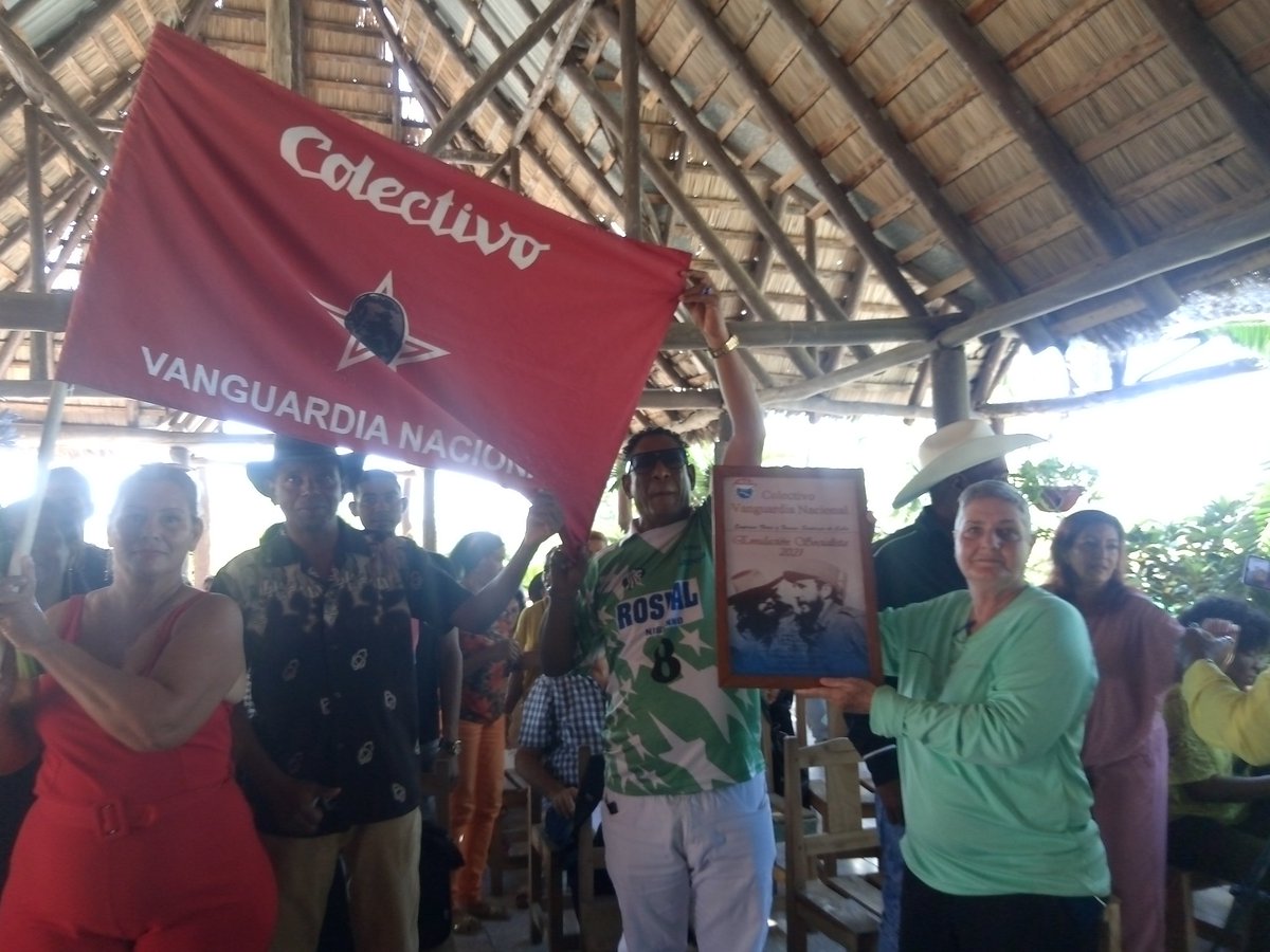 Se ratifica por noveno año consecutivo al colectivo laboral de la Empresa Provincial de Flora y Fauna en #SantiagoDeCuba la condición de
¡VANGUARDIA NACIONAL!
La Patria se defiende!!!!!!!
#PorCubaJuntosCreamos