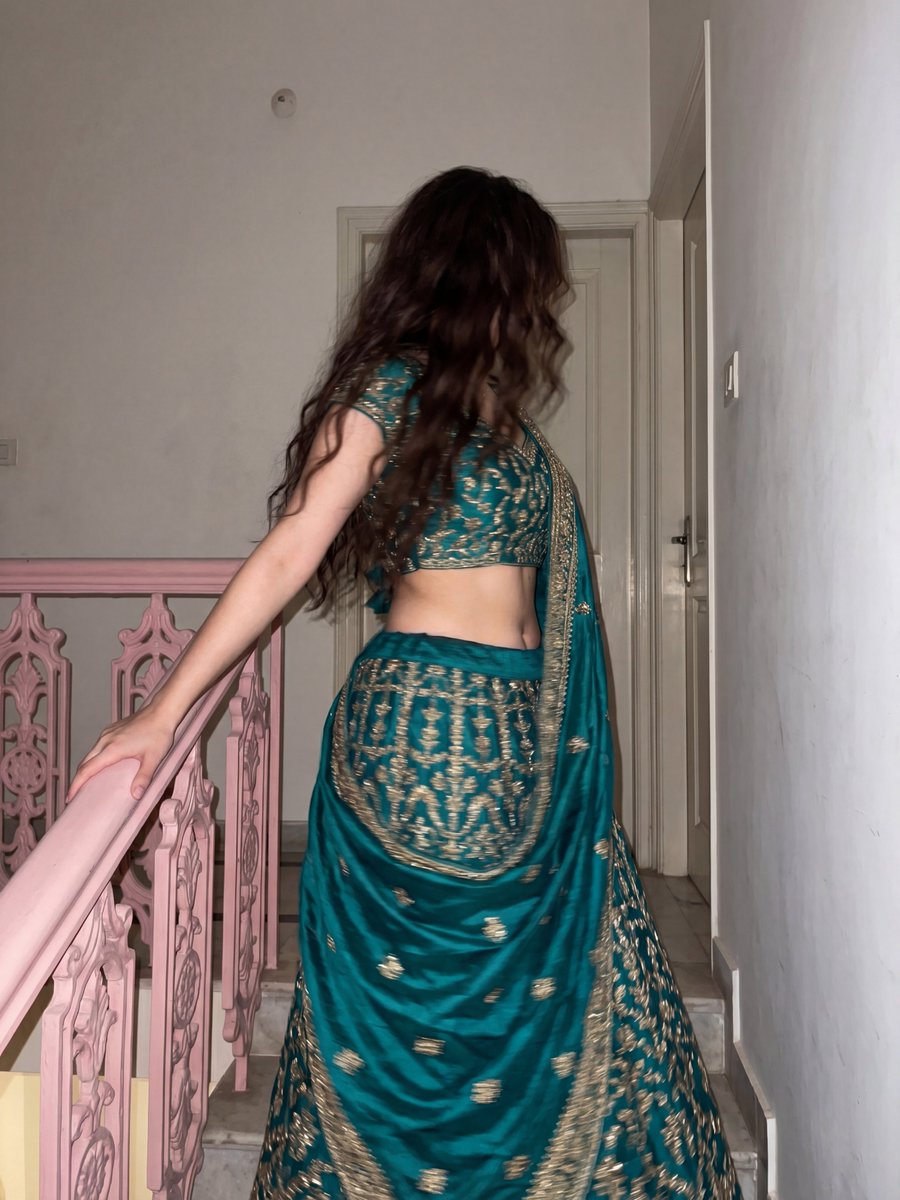 Aaniasharmaa's tweet image. 