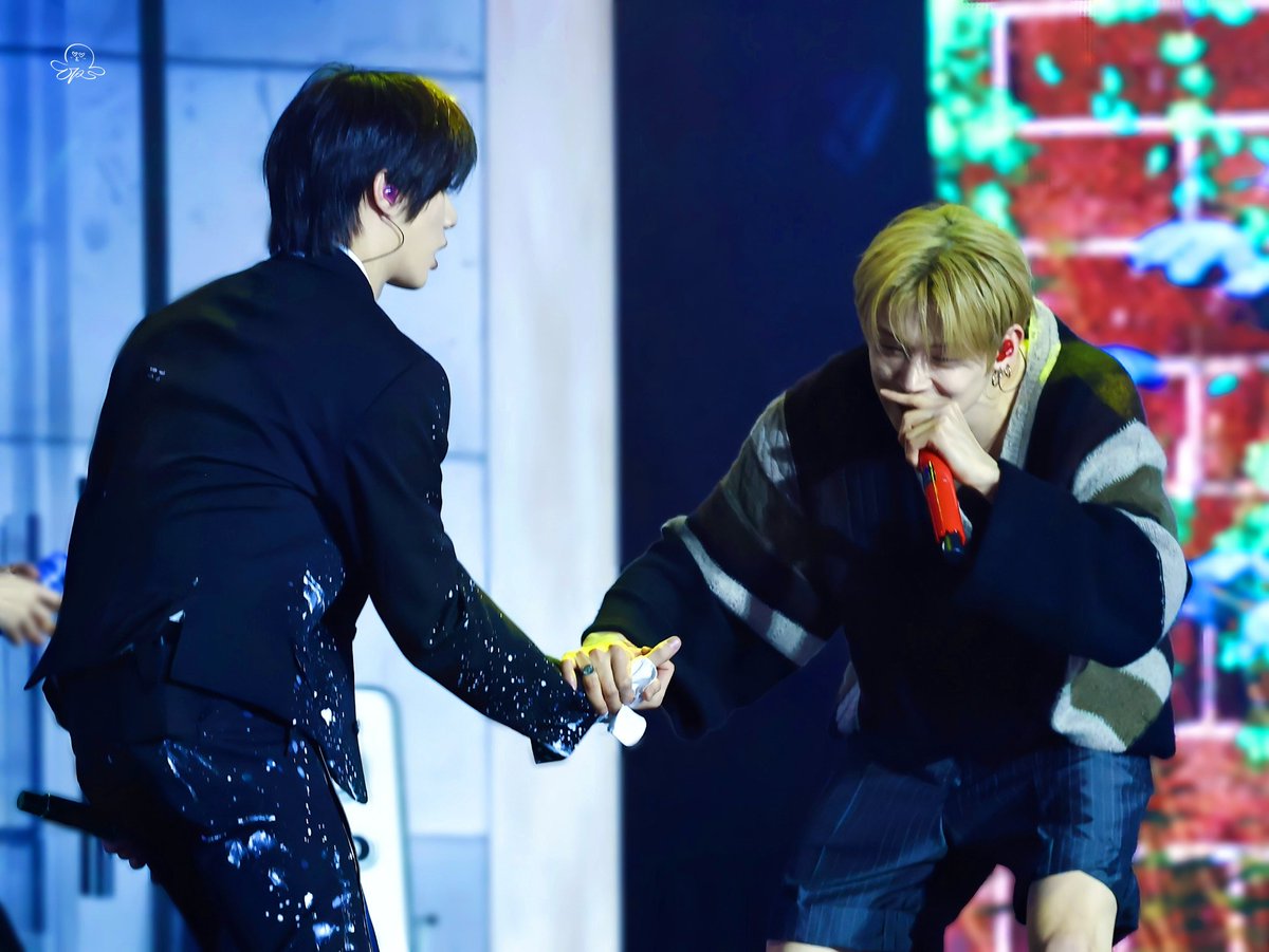 yybamzzz's tweet photo. 260413 쇼케이스
🧸🦊

#쭈뀨미즈
#연준 #YEONJUN #범규 #BEOMGYU
#TOMORROW_X_TOGETHER https://t.co/PoxGJRXIyQ