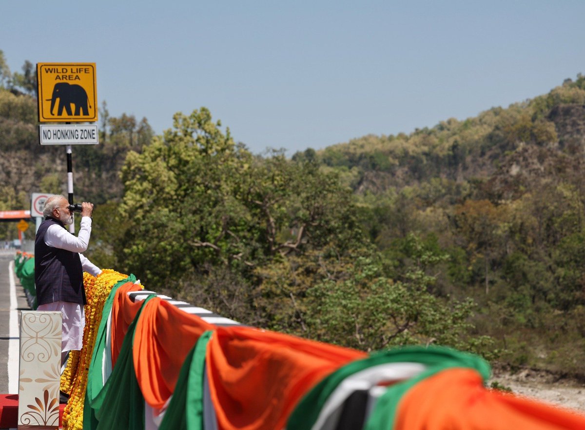 Narendra Modi tweet media