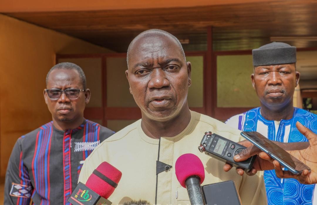 PNUD_BFA's tweet image. ✅ Revue 2026 du portefeuille du #MATM : Le Système d’Intégrité Local (SIL), mis en œuvre dans 8 communes pilotes avec l’appui du #PNUD et du Royaume des Pays‑Bas🇳🇱, s’invite comme un levier clé de transparence et de bonne gouvernance locale.
👉Ambition claire : documenter et