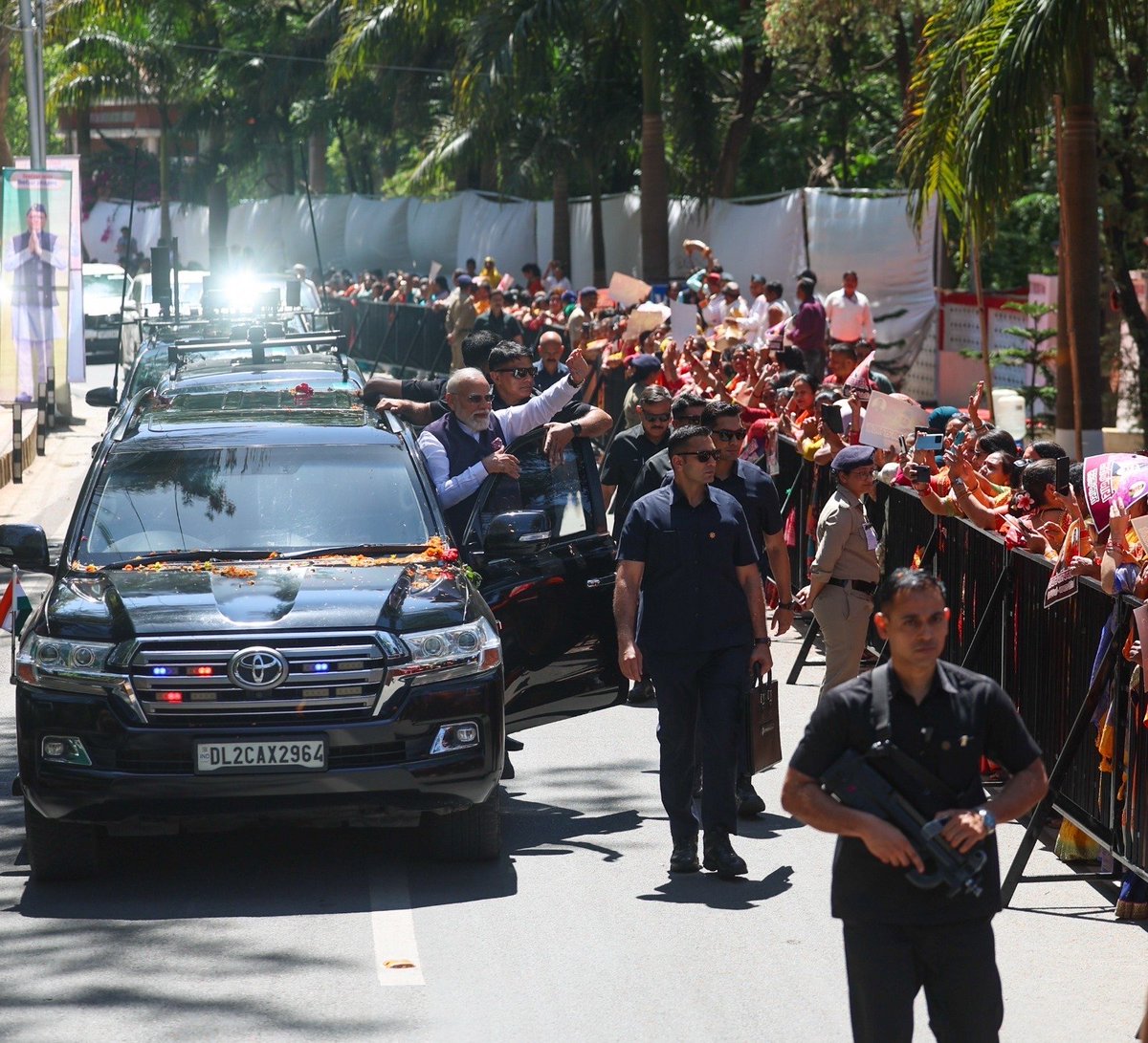 Narendra Modi tweet media