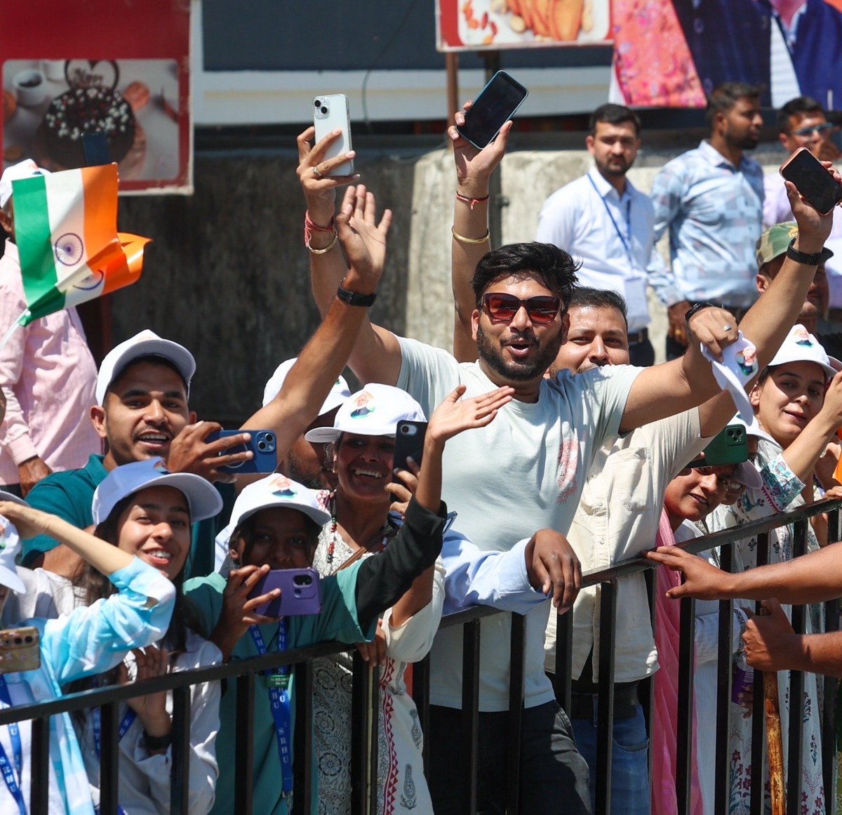 Narendra Modi tweet media